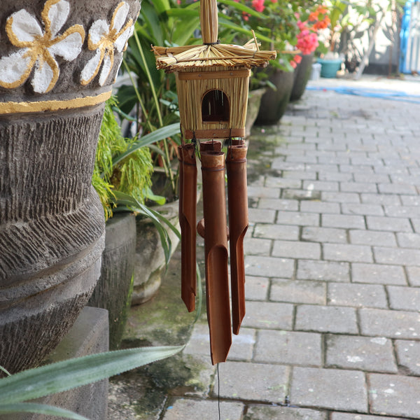 Vogelhaus aus Seegras mit Glockenspiel – quadratisch – mittelgroß