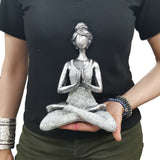 Figurine Yogini faite à la main - Argent et Blanc